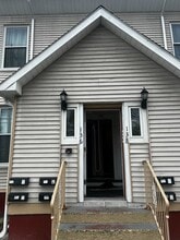 Building Photo - 138 Morton Ave