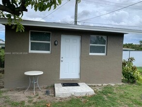 Building Photo - 19121 NE Miami Ct