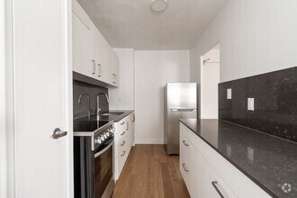 Building Photo - 190 Jameson Ave