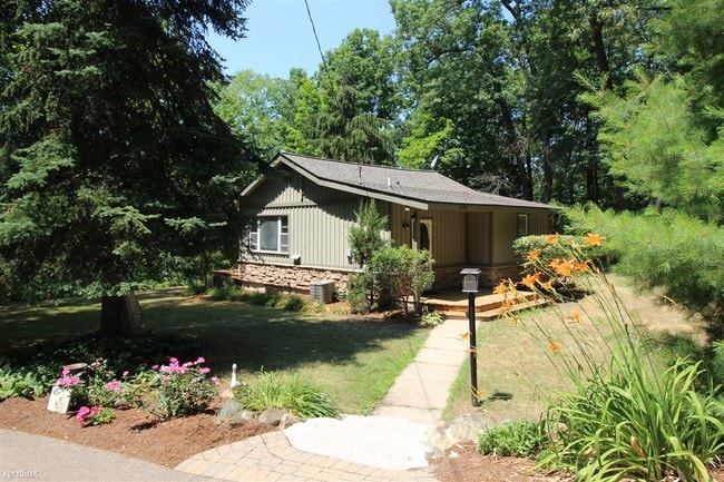 Building Photo - 1 br, 1 bath House - 1280 Pettibone Lake Rd