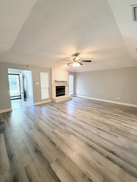 Building Photo - 5611 Autumn Wheat Trail