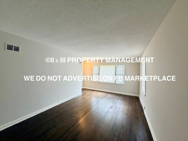 Foto del edificio - 734 E 63rd Terrace
