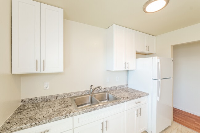 Building Photo - 233 Florida St