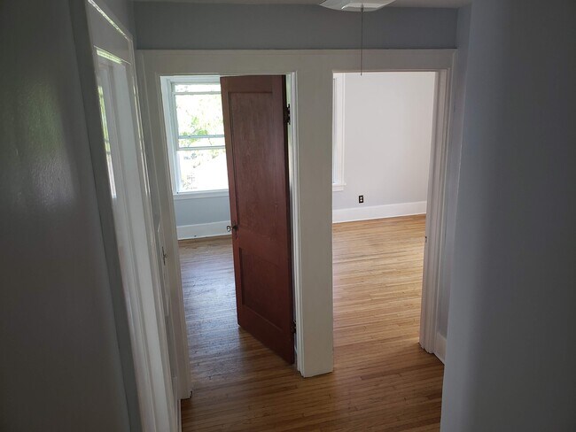 Building Photo - 399 Windermere Blvd