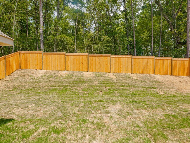 Building Photo - COMING SOON!!! 11/1/2024  3 Bed/2 Bath Hom...