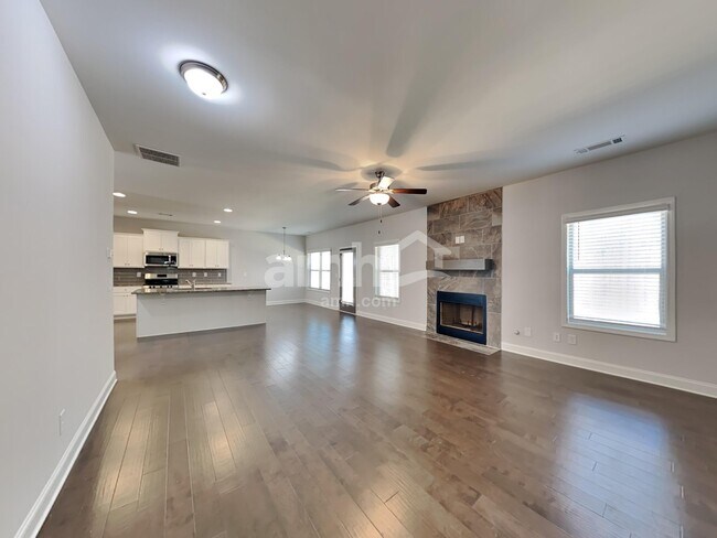 Foto del edificio - 1250 Victoria Walk Ln