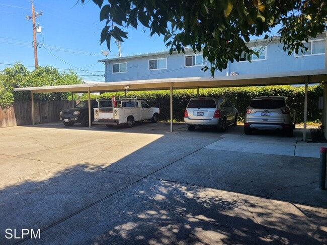 Building Photo - 2 br, 1 bath House - 20868 Wilbeam ave  Apt D