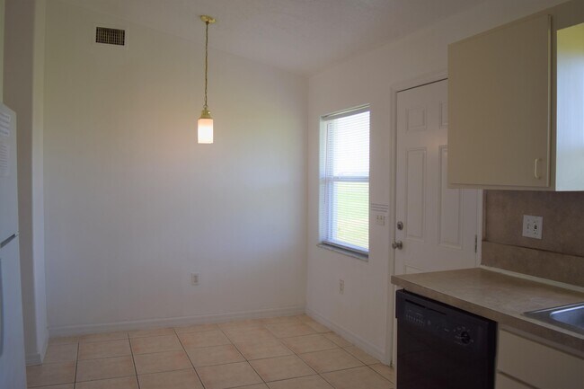 Building Photo - 3113 Julia Ct