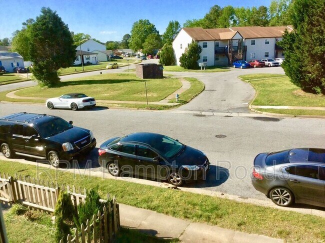 Foto del edificio - 4057 Holly Cove Dr