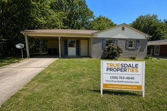 Building Photo - 2207 Norwood Dr NW