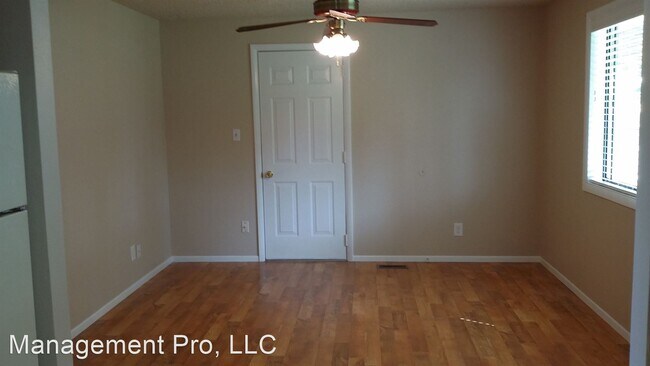 Foto del edificio - 3 br, 1.5 bath House - 395 W. Cranmer Drive