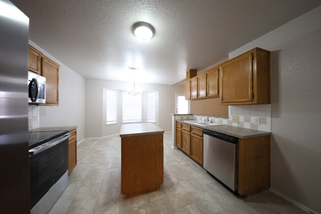 Building Photo - 4411 Alleeta Dr