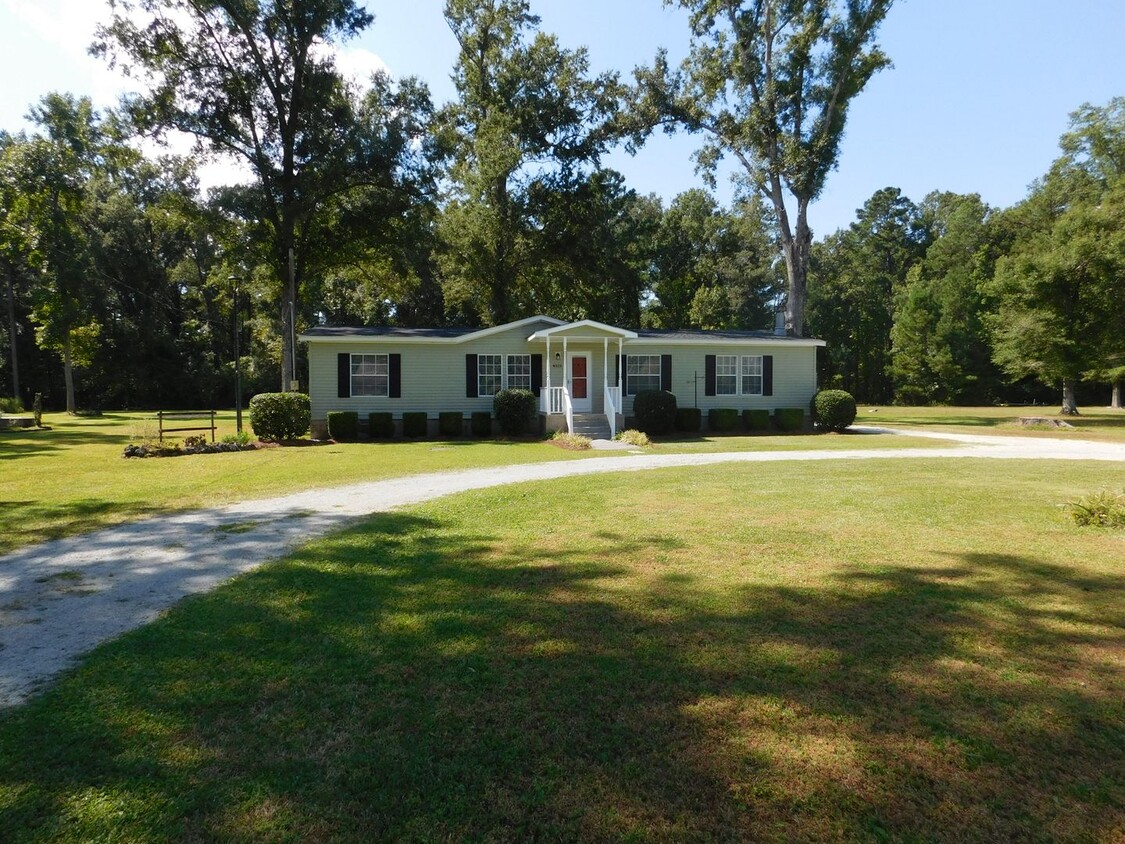 Primary Photo - 4515 Old Cherry Point Road - Newly Updated...