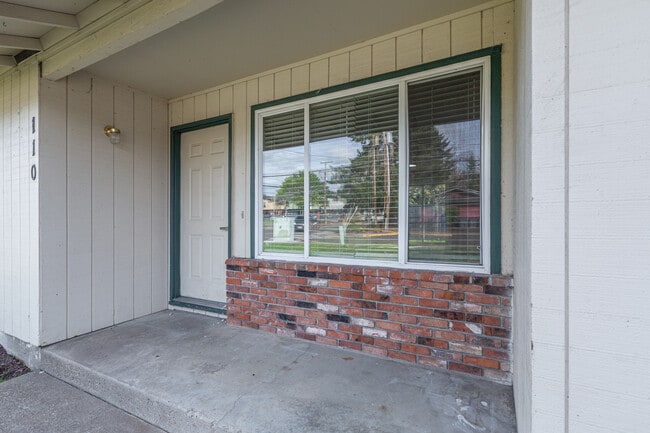 Foto del edificio - 110 SW Fleishauer Ln