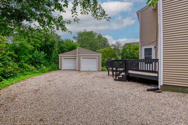 1 Car Garage ea Unit - 896 Hudson Rd