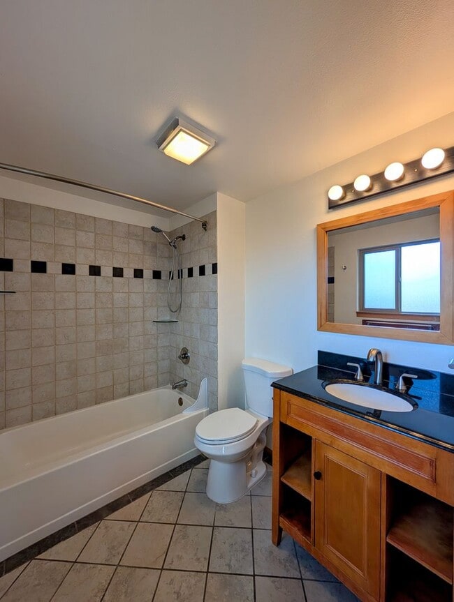 Building Photo - 3-Bedroom Home w/ 2-Car Garage & Fenced-In Backyard