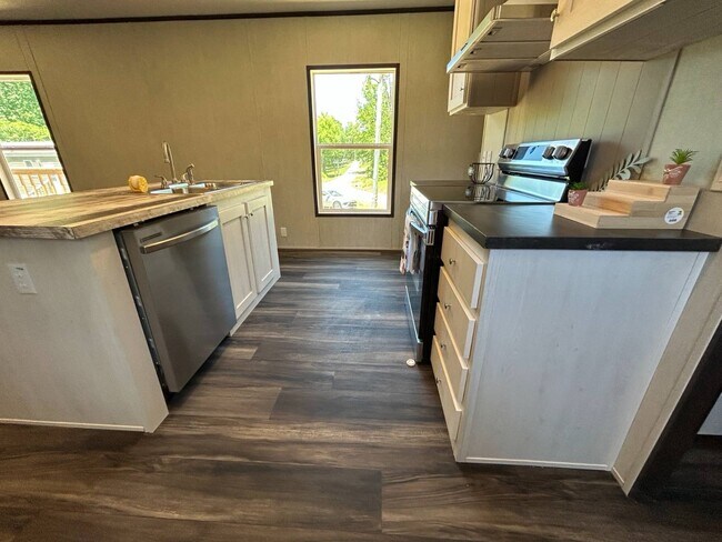 Foto del edificio - 575 Payne Creek