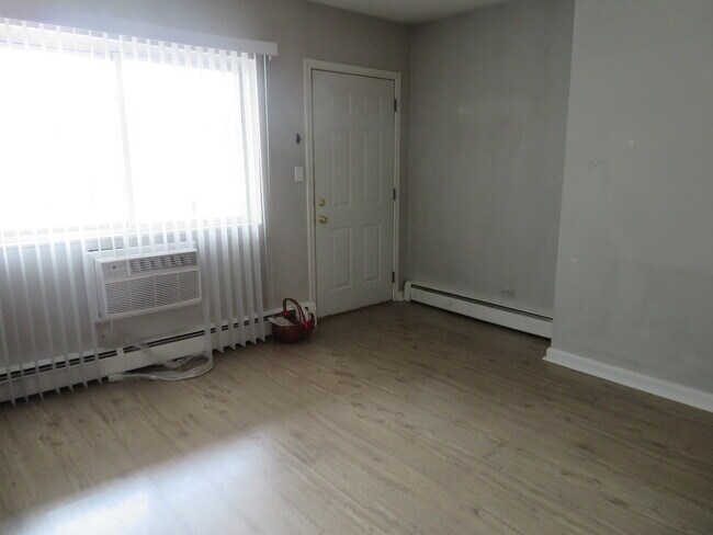Foto del edificio - 4602 N River Rd