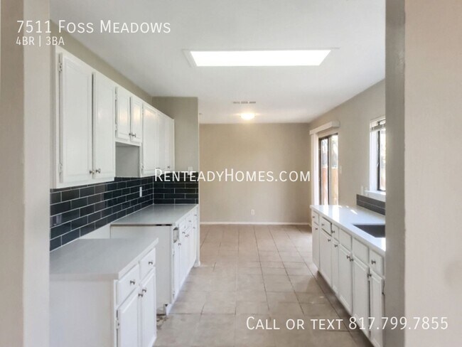 Foto del edificio - 7511 Foss Meadows
