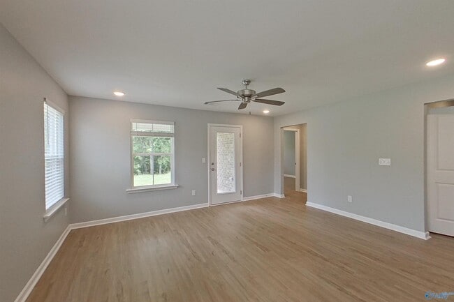 Foto del edificio - 664 June St