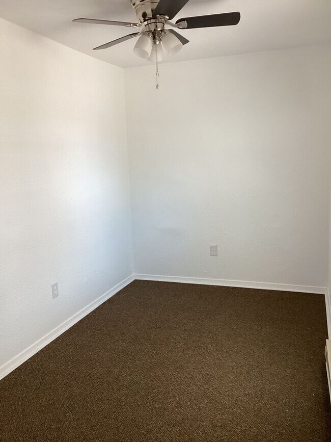 Foto del edificio - Newly Renovated 2 Bedroom, 1 bath! Located in Portales! Water Included!