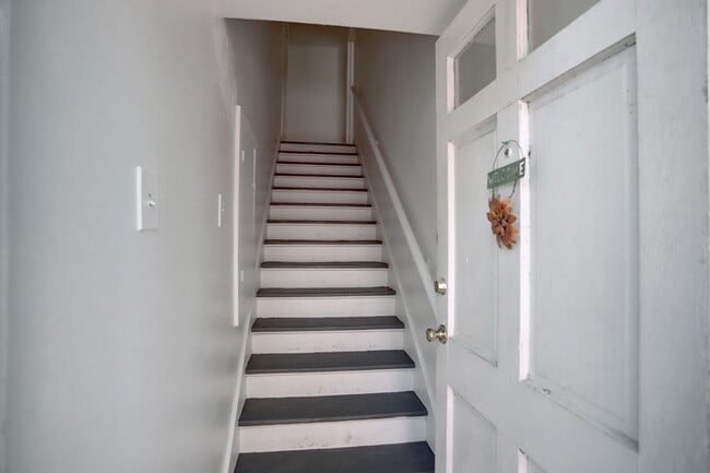 Building Photo - 1229 Heights Blvd