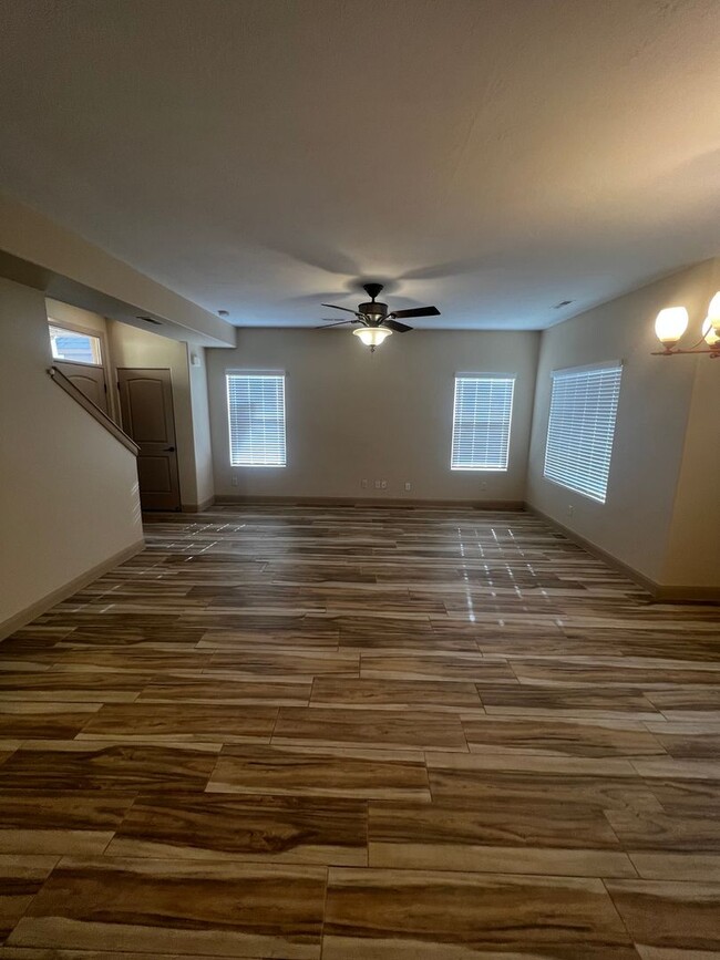 Foto del edificio - Super Clean - Move in Ready - Shadow Ridge
