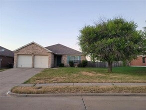 Building Photo - 703 River Run Dr