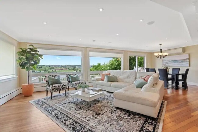 Building Photo - 171 Forest Rd