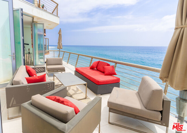 Building Photo - 27102 Malibu Cove Colony Dr