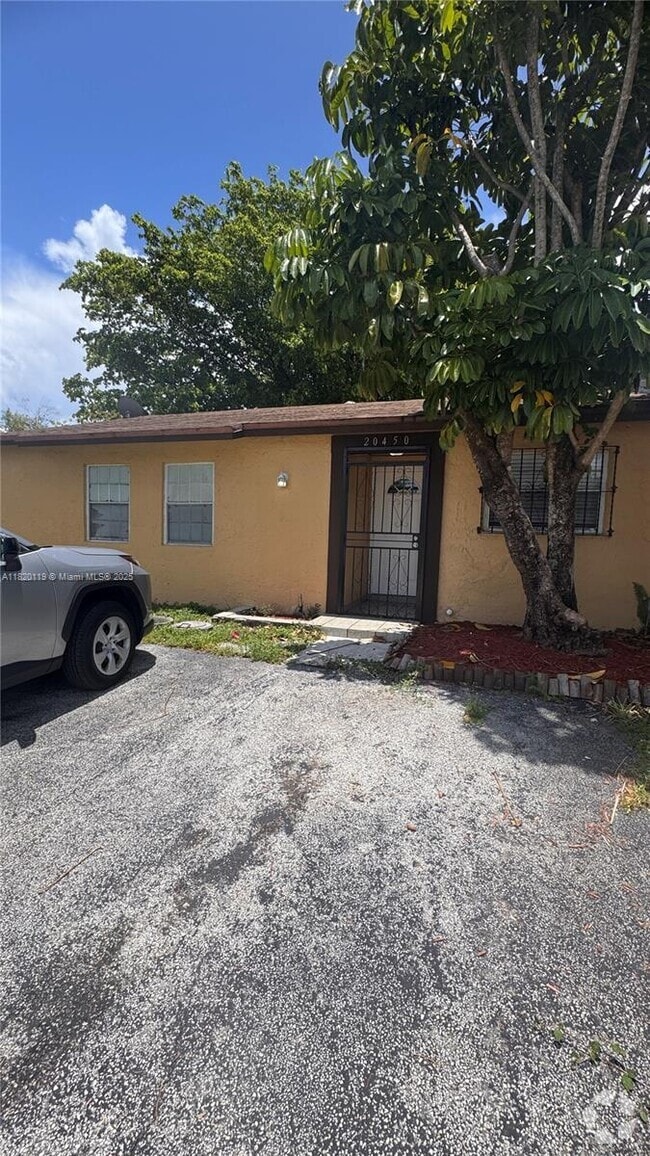 Building Photo - 20450 NW 29th Pl