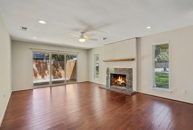 Building Photo - 4824 Darla Dr