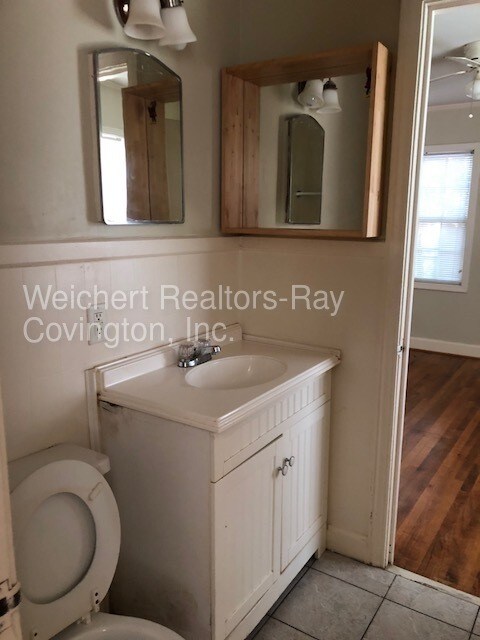 Building Photo - 2 bed 1 bath in Rosewood