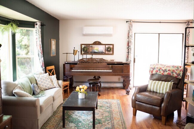 Foto del edificio - House For Lease