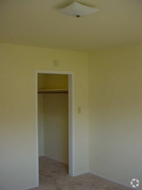 Interior View 4 - 1739 Addison St