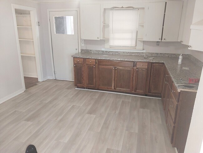 Foto del edificio - 310 E 13th St