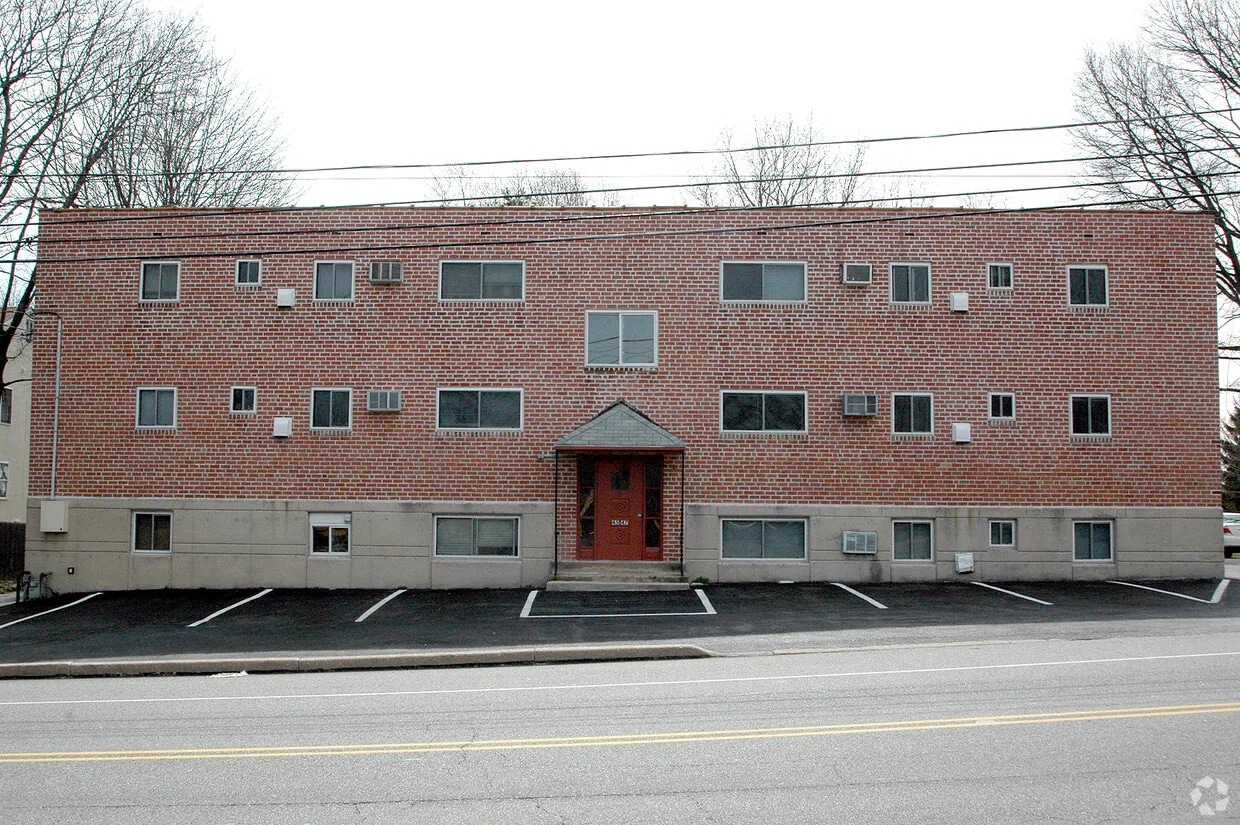 Building Photo - Larchmont Terrace