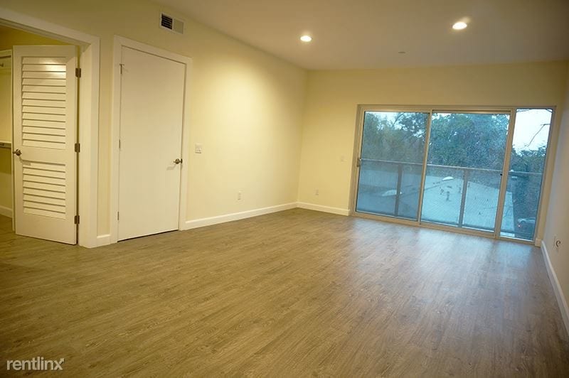 Primary Photo - 177 E Del Mar Blvd