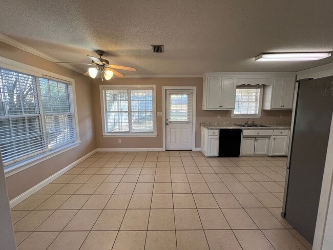 Foto del edificio - 4 Bedroom Home in Valdosta