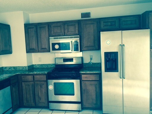 Building Photo - Nice Brick 3 Bedroom Home in Destin
