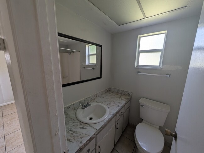 Foto del edificio - 663 Ave J NW