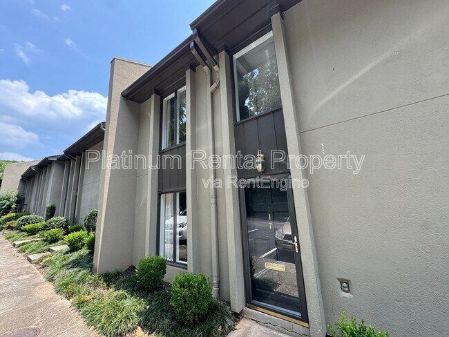 Foto del edificio - 17 Ivy Trail NE
