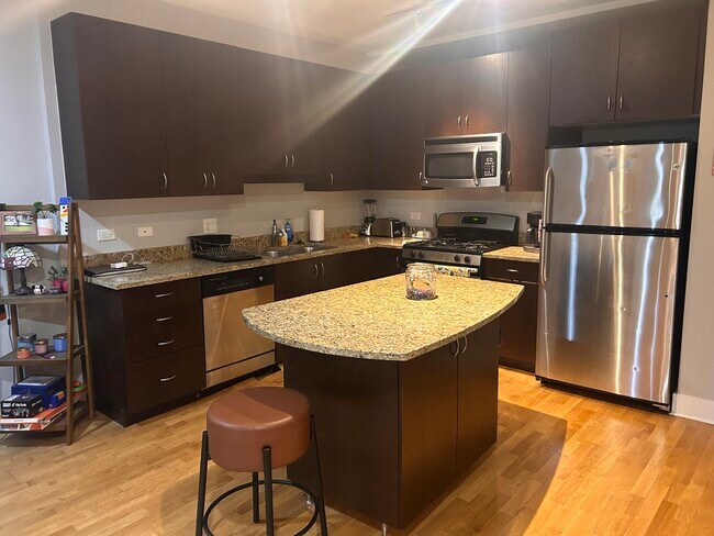 Foto del edificio - 2504 N Willetts Ct