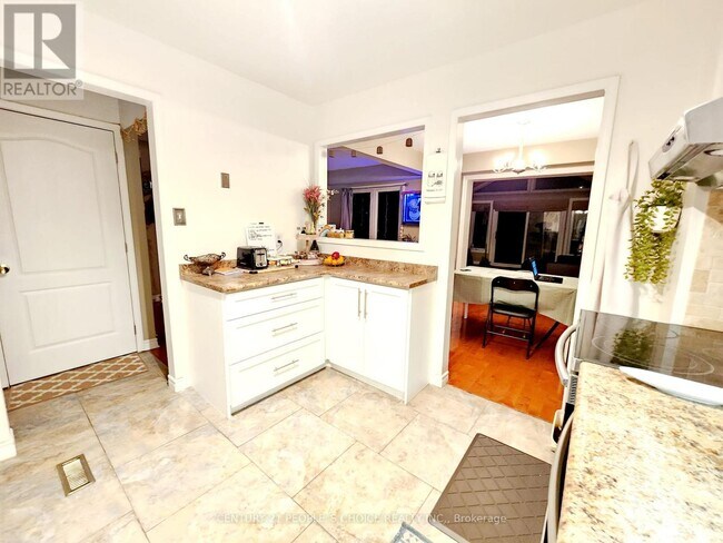 Photo du bâtiment - 7275 Corrine Crescent