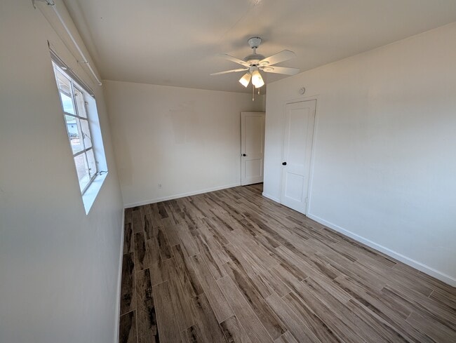 Foto del edificio - 5034 E 17th St