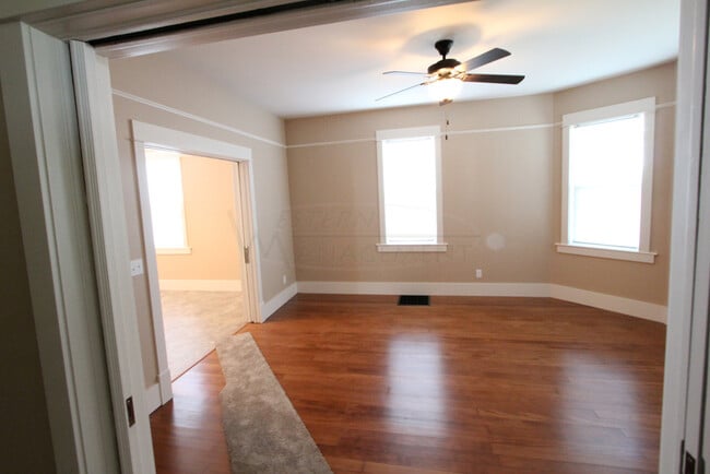 Sala de estar - 4929 Hesper Rd