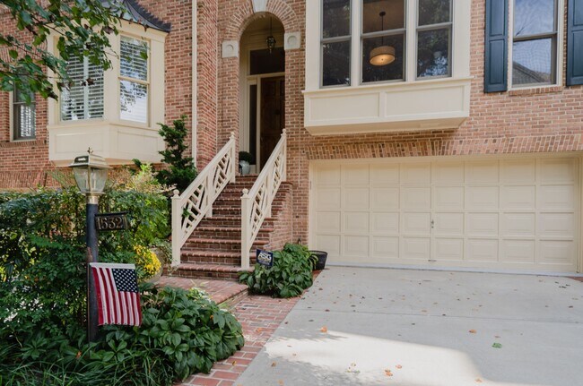 Foto del edificio - 1532 Hampton Hill Cir