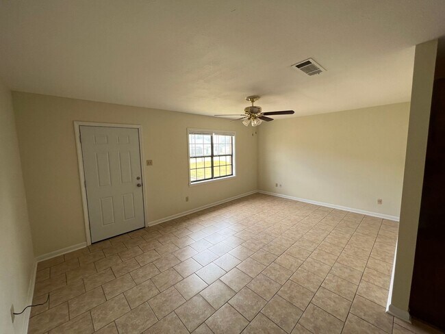 Building Photo - 6012-A Quail Ridge-Alexandria, Deerfield S...