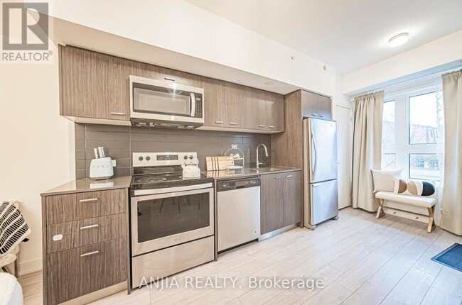 Building Photo - 2100 Bridletowne Cir