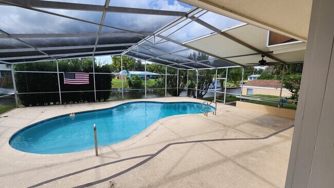 Foto del edificio - 1627 Canal Ct